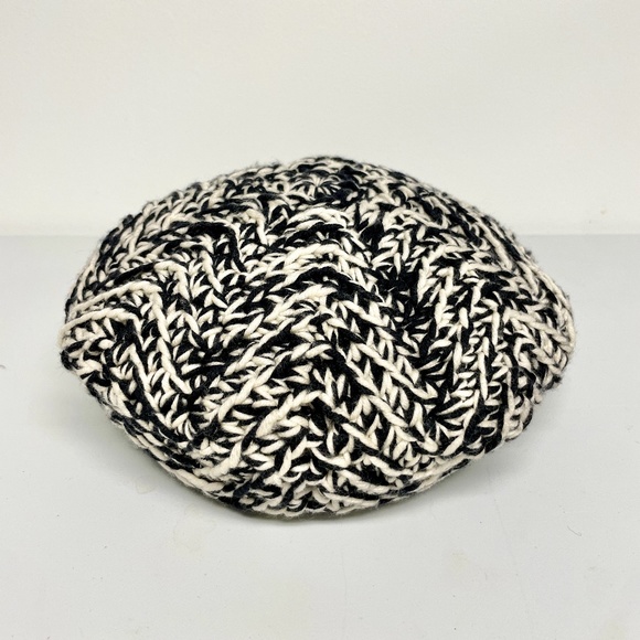Black & White Handmade Beret - Picture 4 of 5